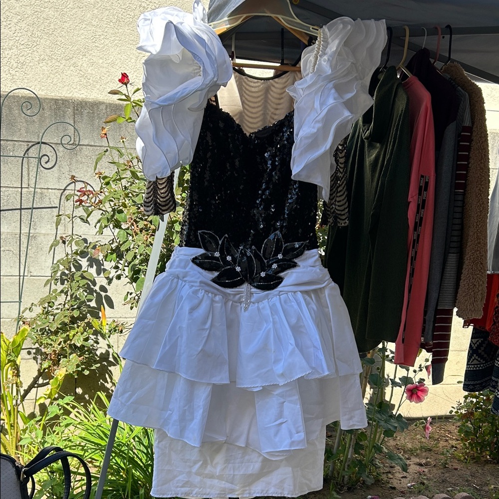 Elegant Vintage Black and White Midi Dress